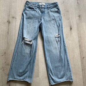 Hollister‎ Women's Low-Rise Baggy Jeans W27 Short Light Wash Ripped Denim